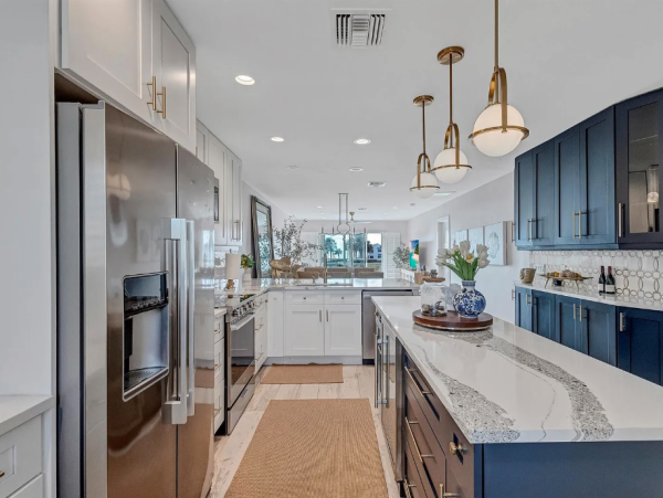 Luxurious Beachfront Condo in Longboat Key - Your Coastal Retreat Awaits